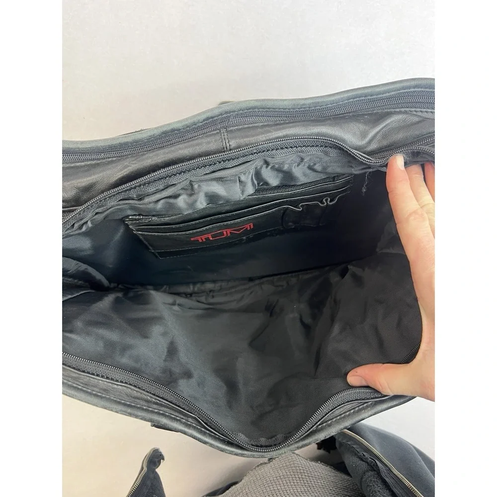 Tumi Black Leather Alpha Expandable Organizer Computer‎ Briefcase Bag Patina